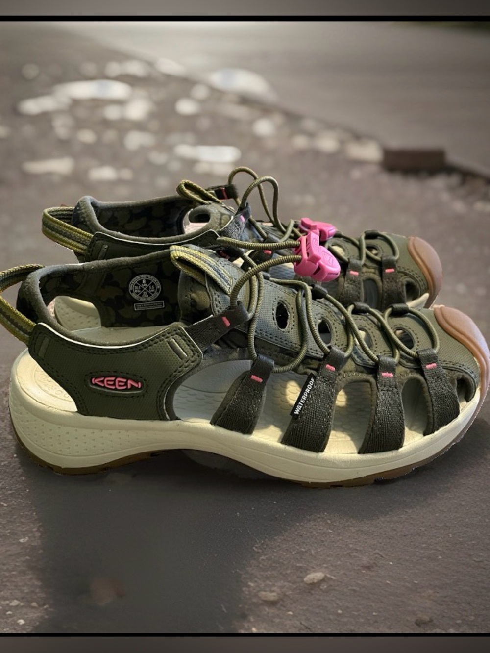 KEEN Women's Astoria West Waterproof Strappy Sandals Camo Green Pink Size 8
